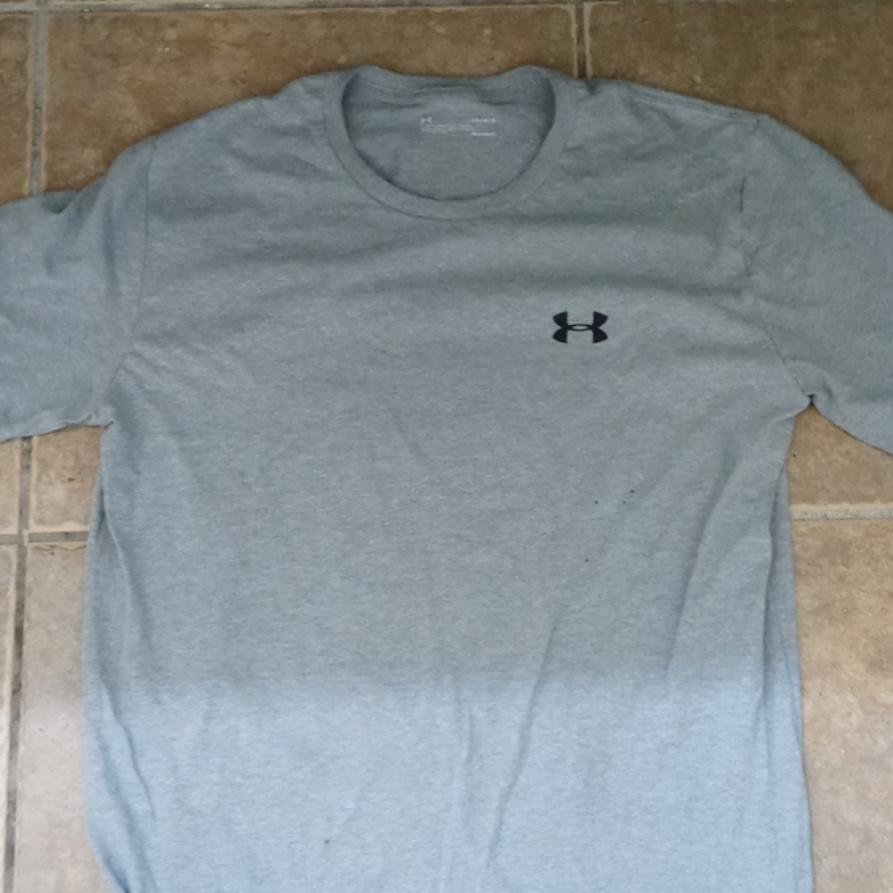Under Armour Mens Large t-shirt